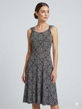 Charlie Paige Black & White Damask Print Sleeveless Midi Dress Size Medium